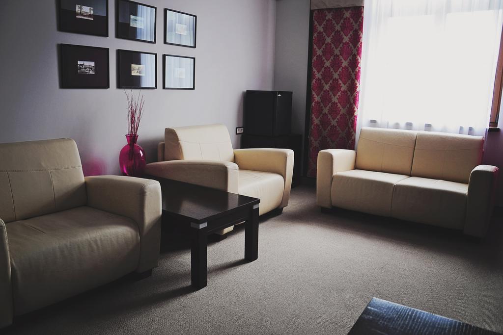 Hotel Pod Lwem Elbląg Habitación foto